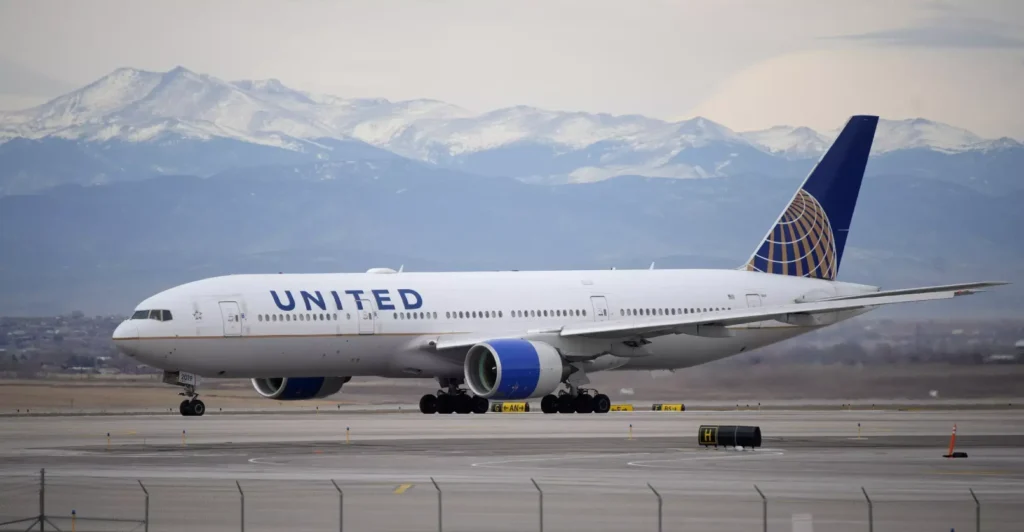 United Airlines Bratislava Aircraft Photo
