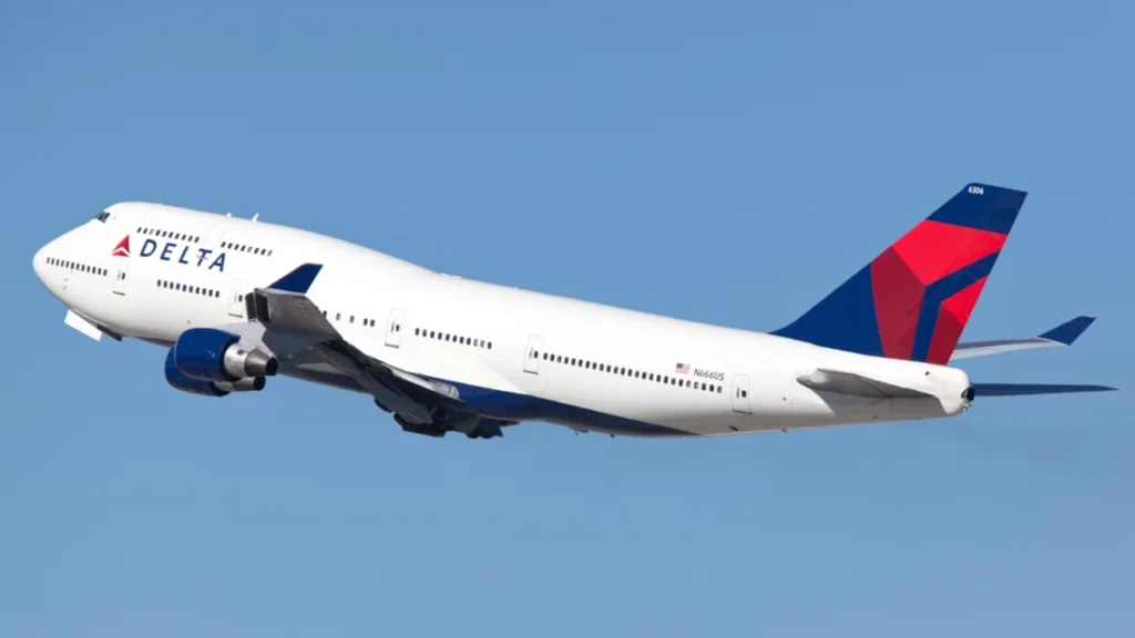 Delta Air Lines plane flying, best airline to Europe from USA