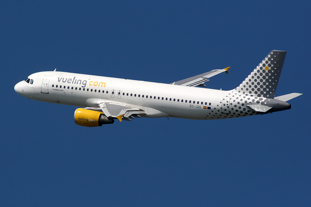 Vueling Airlines Genoa Aircraft Photo
